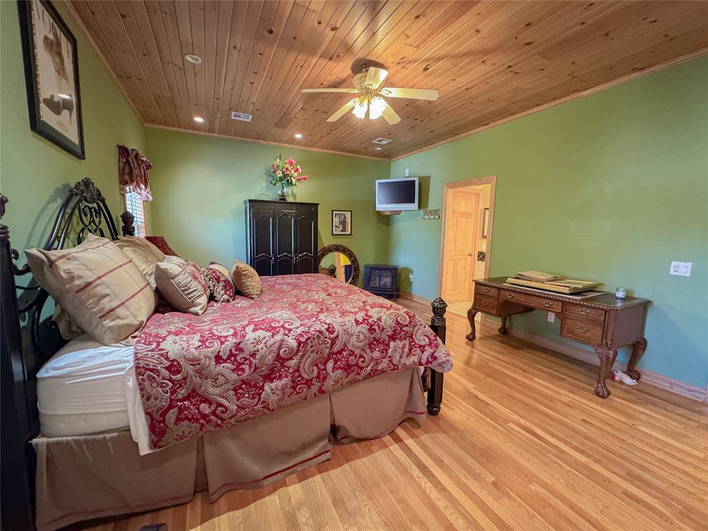 Fort Gibson, Oklahoma, 74434, United States, 2 Bedrooms Bedrooms, ,3 BathroomsBathrooms,Residential,For Sale,1982810