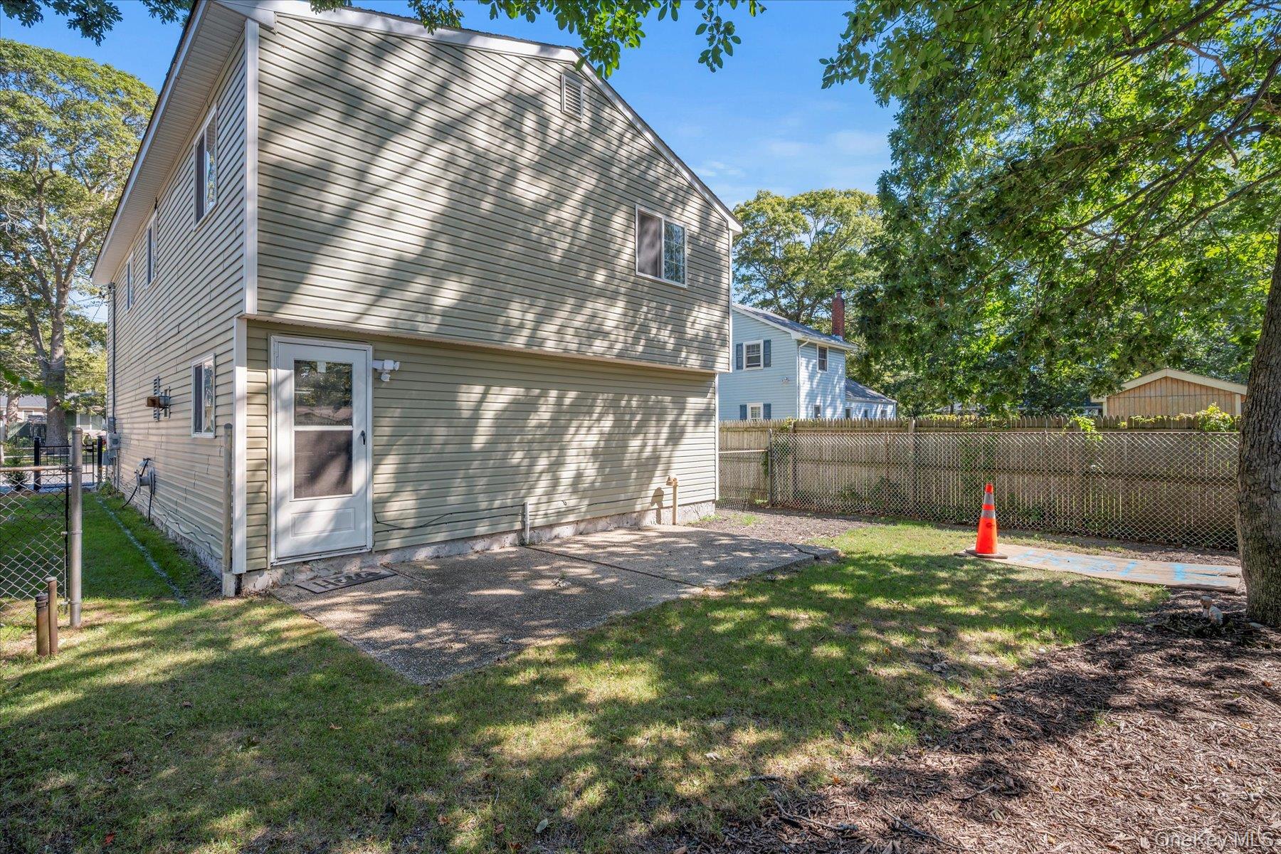 Mastic, New York, 11950, United States, 5 Bedrooms Bedrooms, ,2 BathroomsBathrooms,Residential,For Sale,1902791