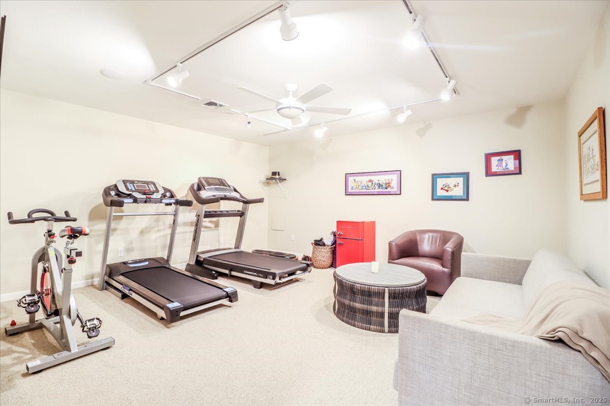 New Milford, Connecticut, 06776, United States, 2 Bedrooms Bedrooms, ,4 BathroomsBathrooms,Residential,For Sale,1938812