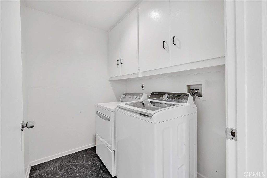 Woodland Hills, California, 91364, United States, 3 Bedrooms Bedrooms, ,3 BathroomsBathrooms,Residential,For Sale,1980470