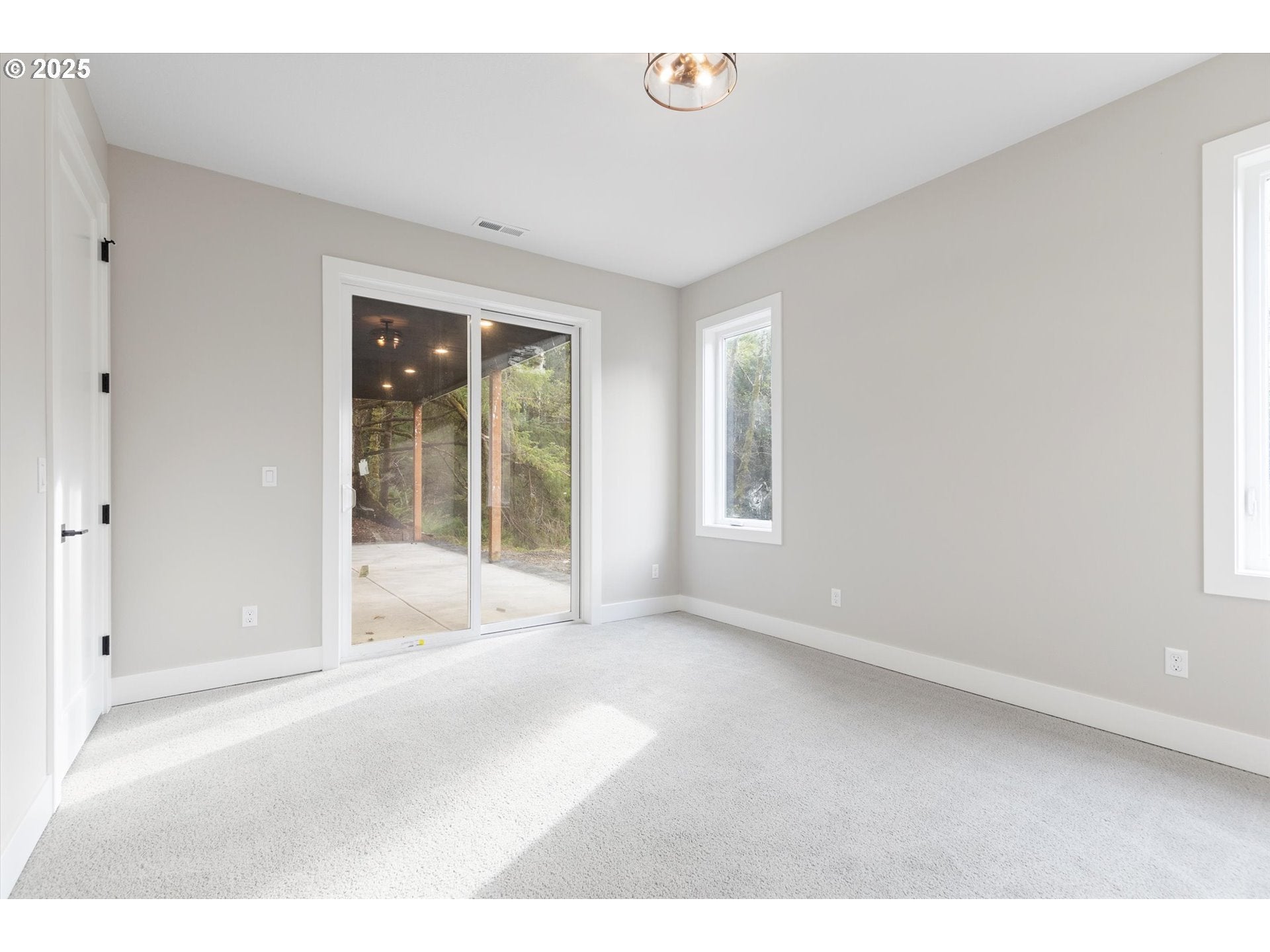 CannonBeach, Oregon, 97110, United States, 4 Bedrooms Bedrooms, ,4 BathroomsBathrooms,Residential,For Sale,2003076