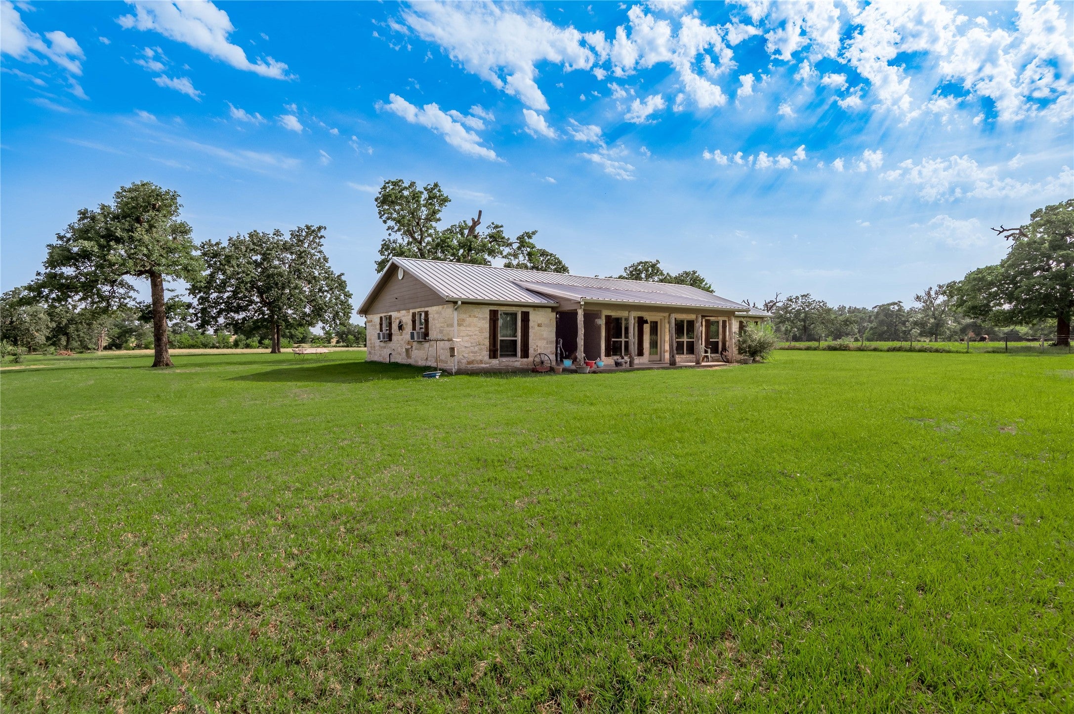 Kennard, Texas, 75847, United States, 3 Bedrooms Bedrooms, ,2 BathroomsBathrooms,Residential,For Sale,1828571