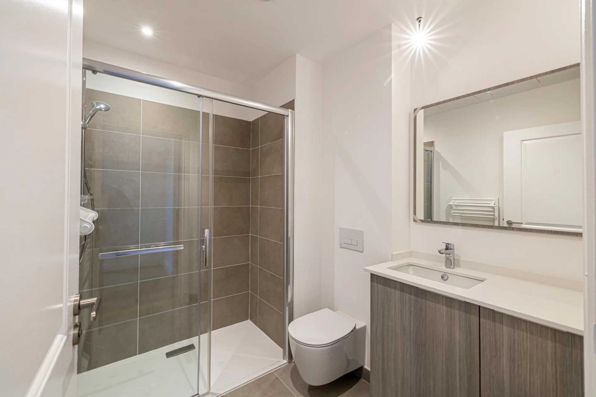 Antibes, Provence-Alpes-Côte d’Azur, 06600, FR, 3 Bedrooms Bedrooms, ,3 BathroomsBathrooms,Residential,For Sale,1759694