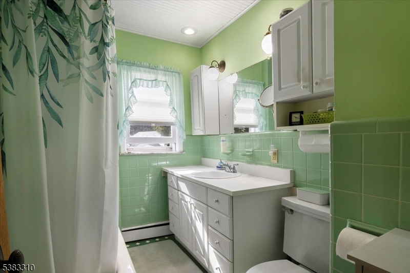 Rockaway, New Jersey, 07866-3406, United States, 3 Bedrooms Bedrooms, ,3 BathroomsBathrooms,Residential,For Sale,1976653