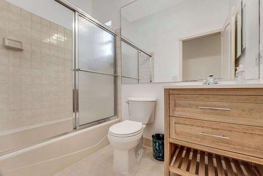 Lake Worth, Florida, 33461, United States, 3 Bedrooms Bedrooms, ,2 BathroomsBathrooms,Residential,For Sale,1980567