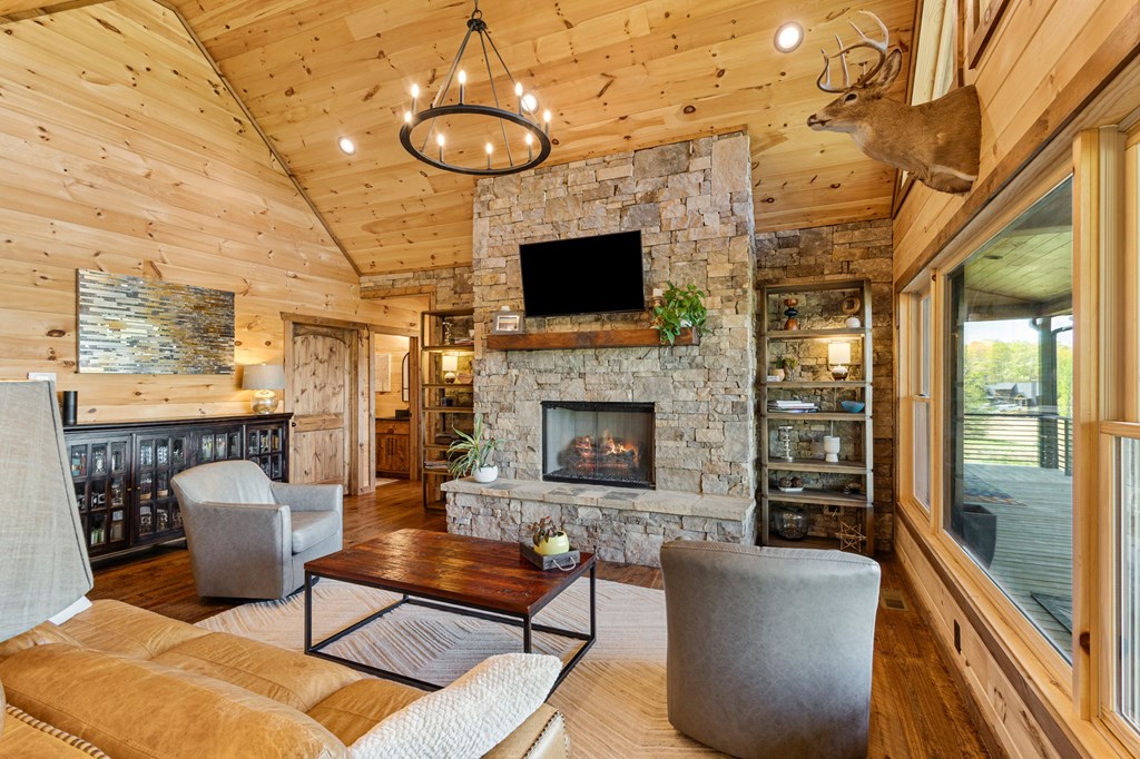 Morganton, Georgia, 30560, United States, 3 Bedrooms Bedrooms, ,3 BathroomsBathrooms,Residential,For Sale,1983802