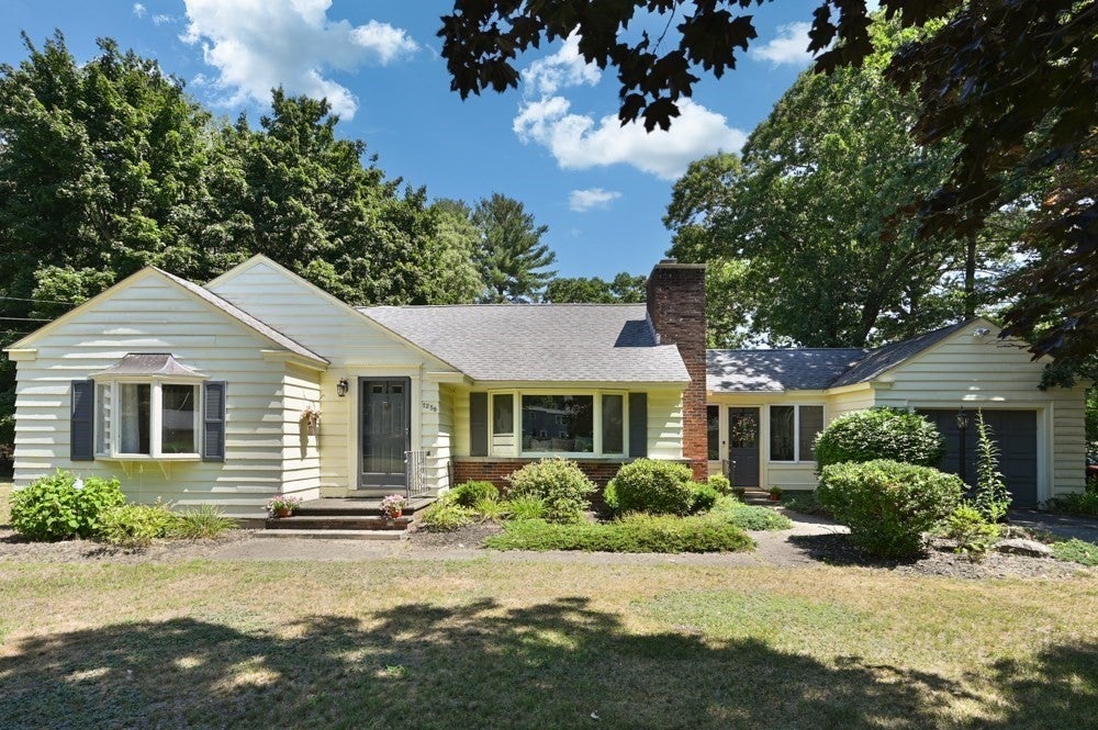 Whipple Rd, Tewksbury, MA 01876