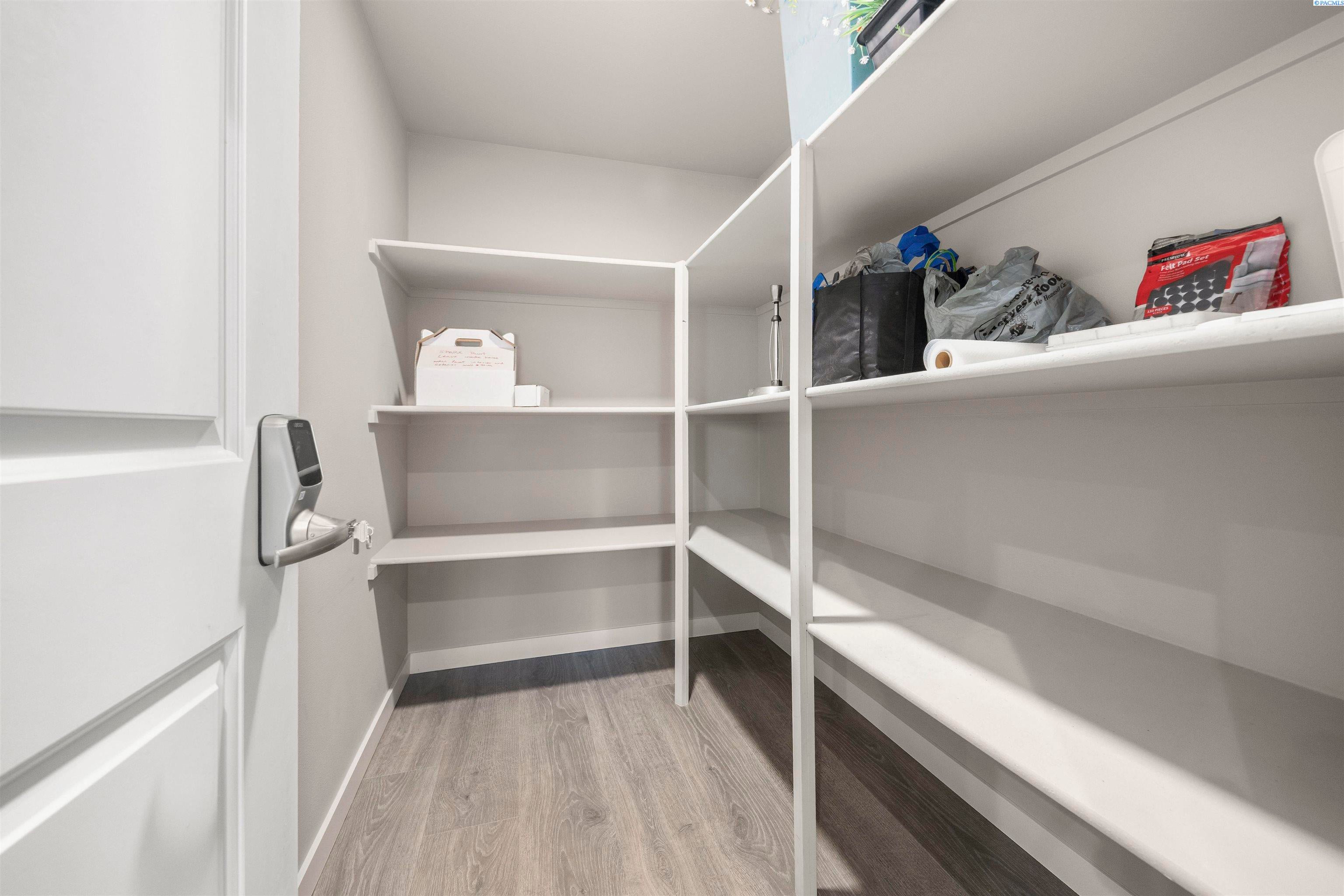 Prosser, Washington, 99350, United States, 3 Bedrooms Bedrooms, ,3 BathroomsBathrooms,Residential,For Sale,1994291