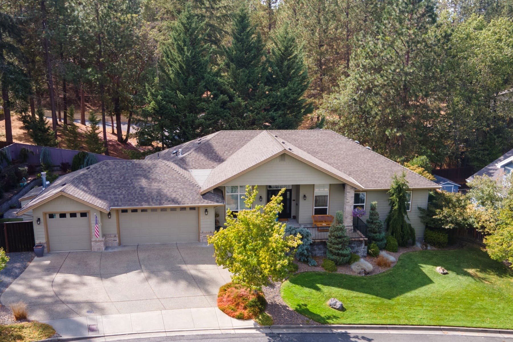  2212 SE Linden Lane Grants Pass, OR 97527 - 物件實景
