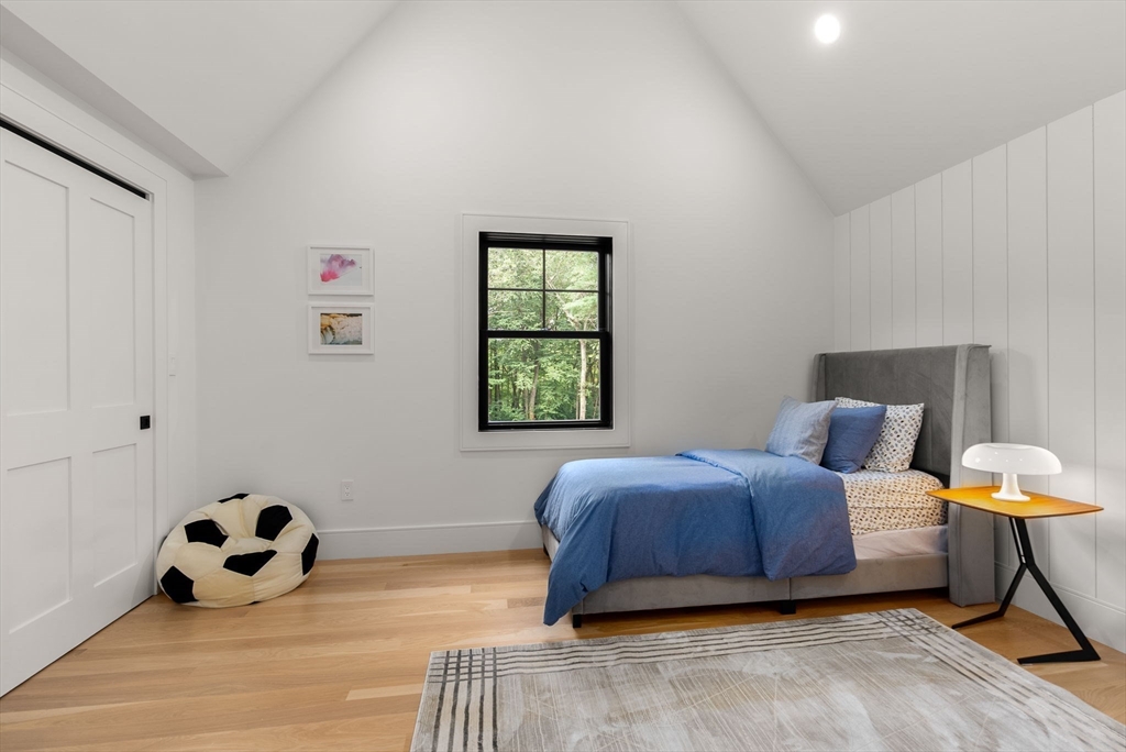 Hopkinton, Massachusetts, 01748, United States, 5 Bedrooms Bedrooms, ,4 BathroomsBathrooms,Residential,For Sale,1947956