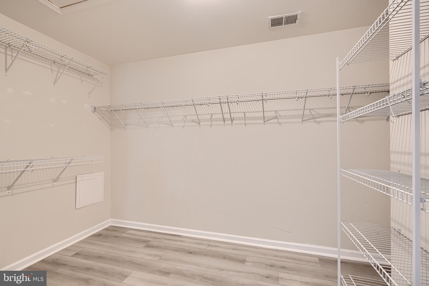 Glen Burnie, Maryland, 21060, United States, 4 Bedrooms Bedrooms, ,4 BathroomsBathrooms,Residential,For Sale,1983515