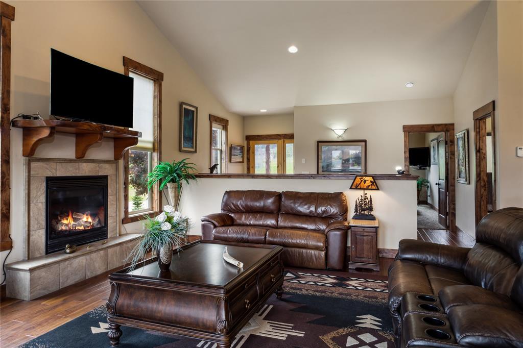 Polson, Montana, 59860, United States, 3 Bedrooms Bedrooms, ,2 BathroomsBathrooms,Residential,For Sale,1983270