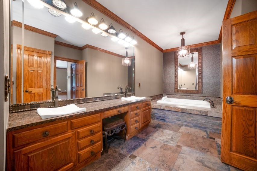 Paintsville, Kentucky, 41240, United States, 6 Bedrooms Bedrooms, ,6 BathroomsBathrooms,Residential,For Sale,1936965