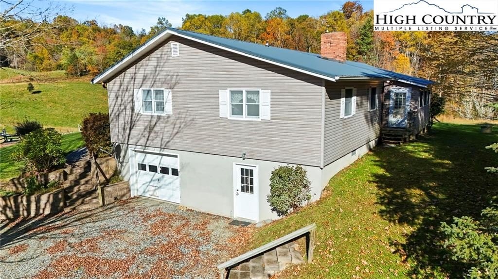 Banner Elk, North Carolina, 28604, United States, 2 Bedrooms Bedrooms, ,2 BathroomsBathrooms,Residential,For Sale,1977010