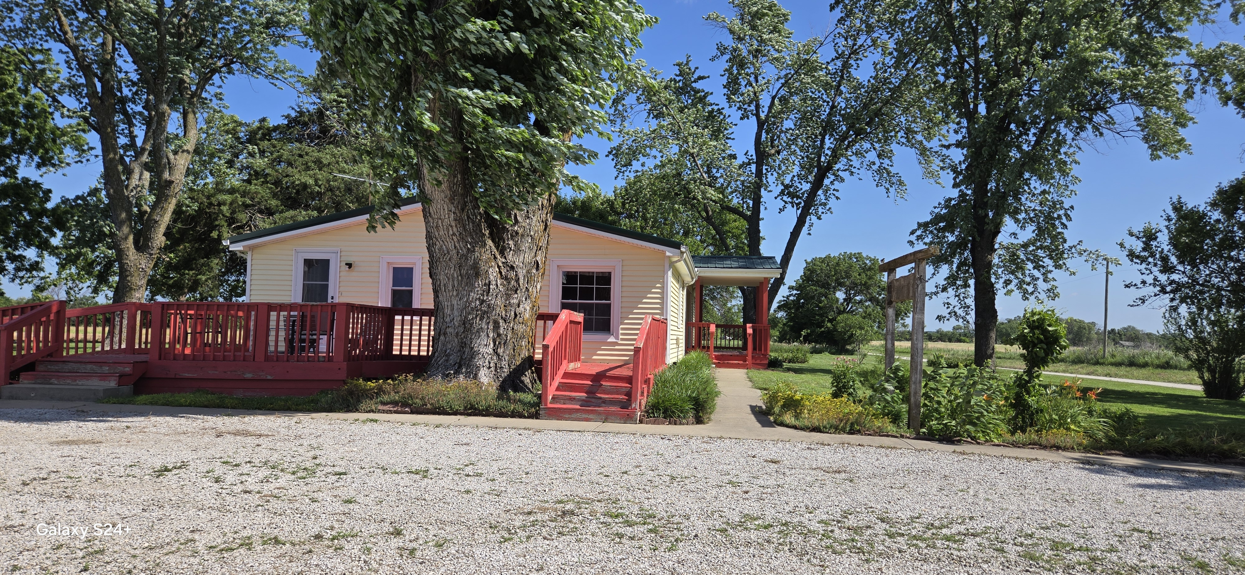 Osawatomie, Kansas, 66064, United States, 3 Bedrooms Bedrooms, ,2 BathroomsBathrooms,Residential,For Sale,1920353