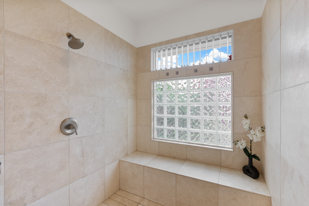 Kailua-Kona, Hawaii, 96740, United States, 3 Bedrooms Bedrooms, ,4 BathroomsBathrooms,Residential,For Sale,1908739