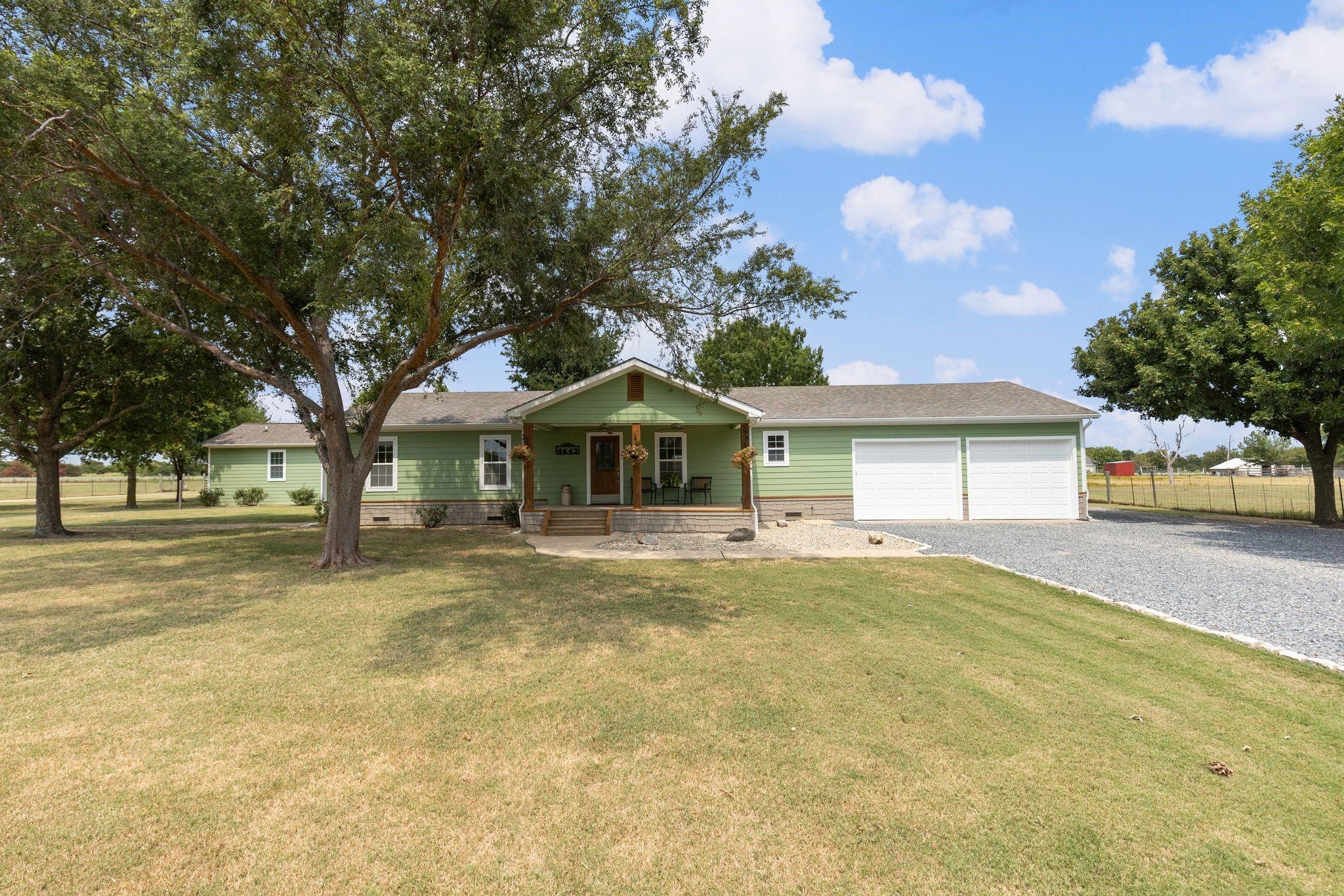 Caddo Mills, Texas, 75135, United States, 3 Bedrooms Bedrooms, ,2 BathroomsBathrooms,Residential,For Sale,1975401