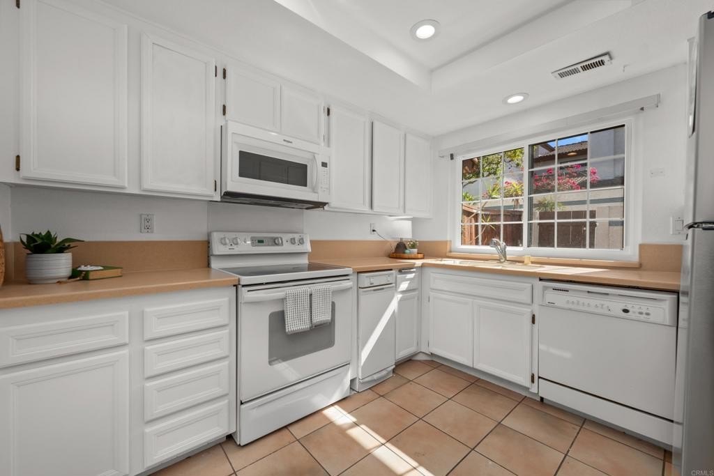 Chula Vista, California, 91910, United States, 3 Bedrooms Bedrooms, ,3 BathroomsBathrooms,Residential,For Sale,1826869
