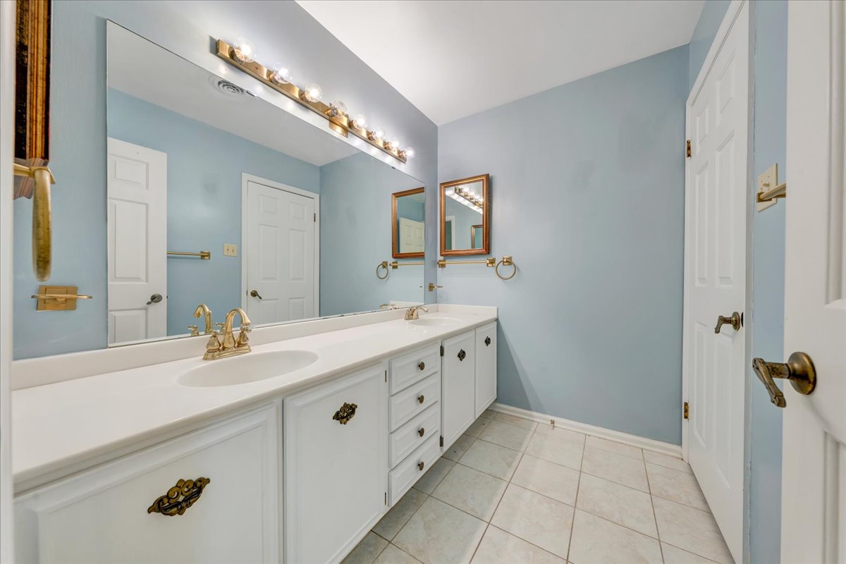 Roanoke, Virginia, 24015, United States, 5 Bedrooms Bedrooms, ,3 BathroomsBathrooms,Residential,For Sale,2043623