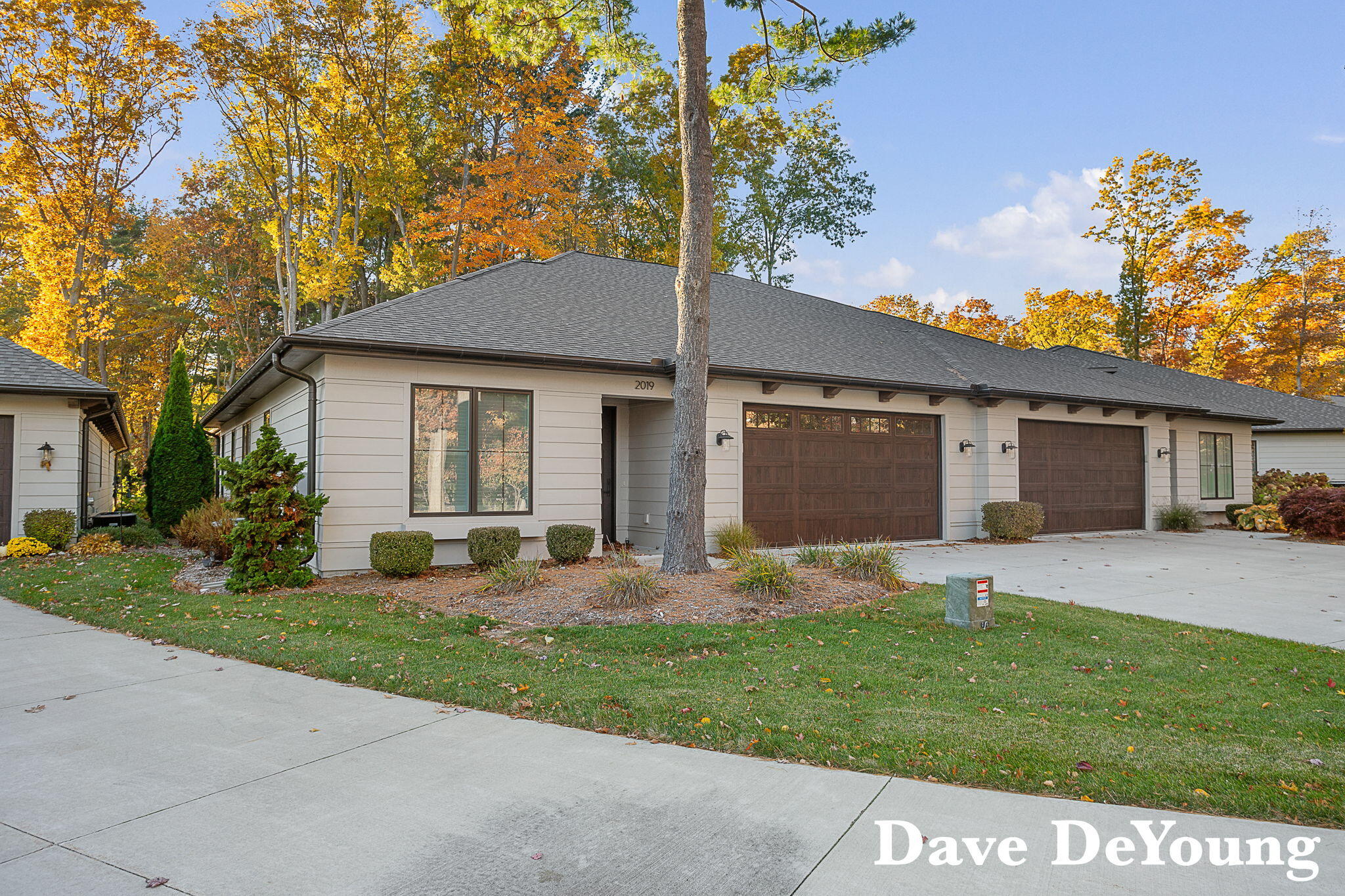 Holland, Michigan, 49424, United States, 3 Bedrooms Bedrooms, ,3 BathroomsBathrooms,Residential,For Sale,1986550