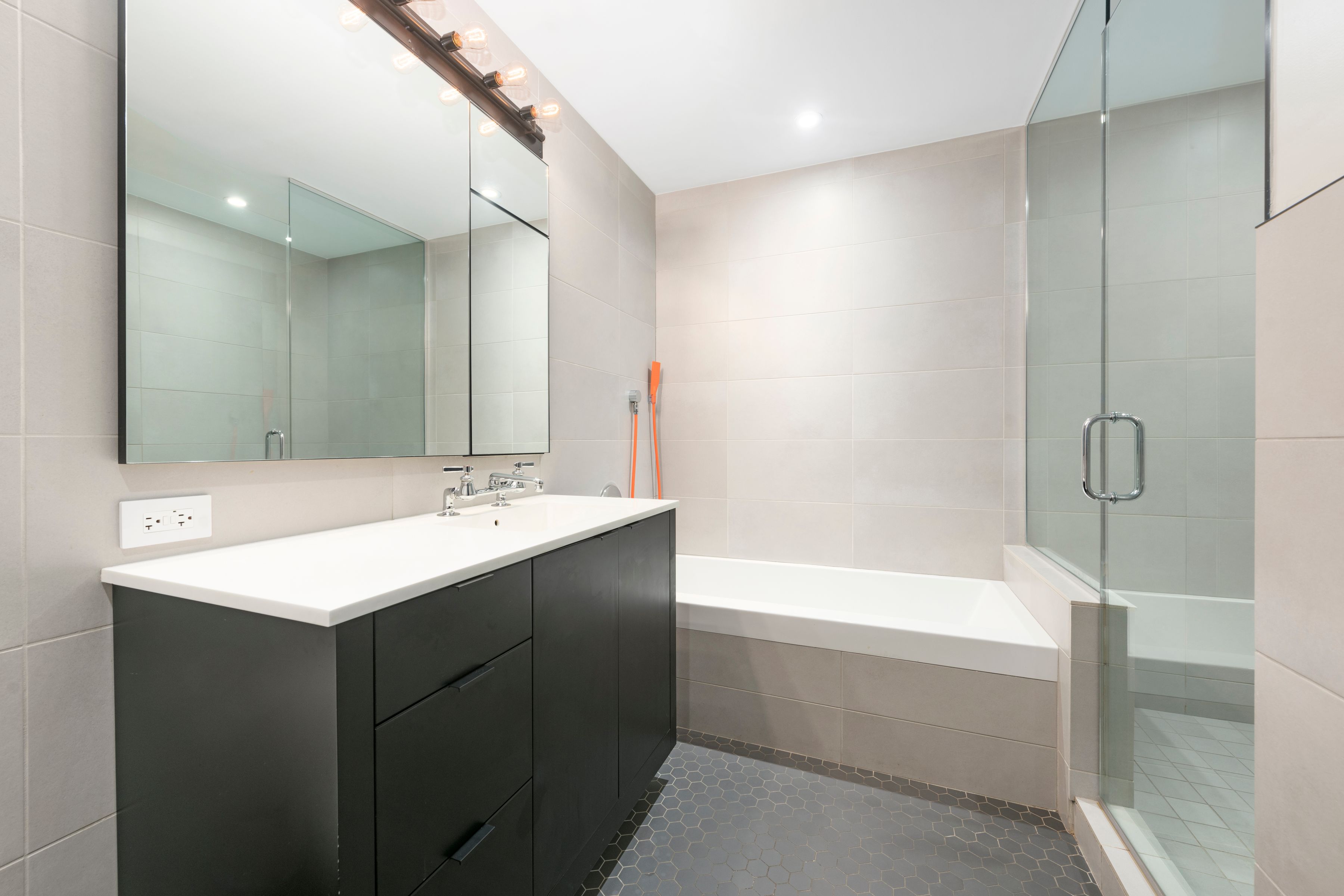  Two Bedroom Condo in West Chelsea - 物件實景