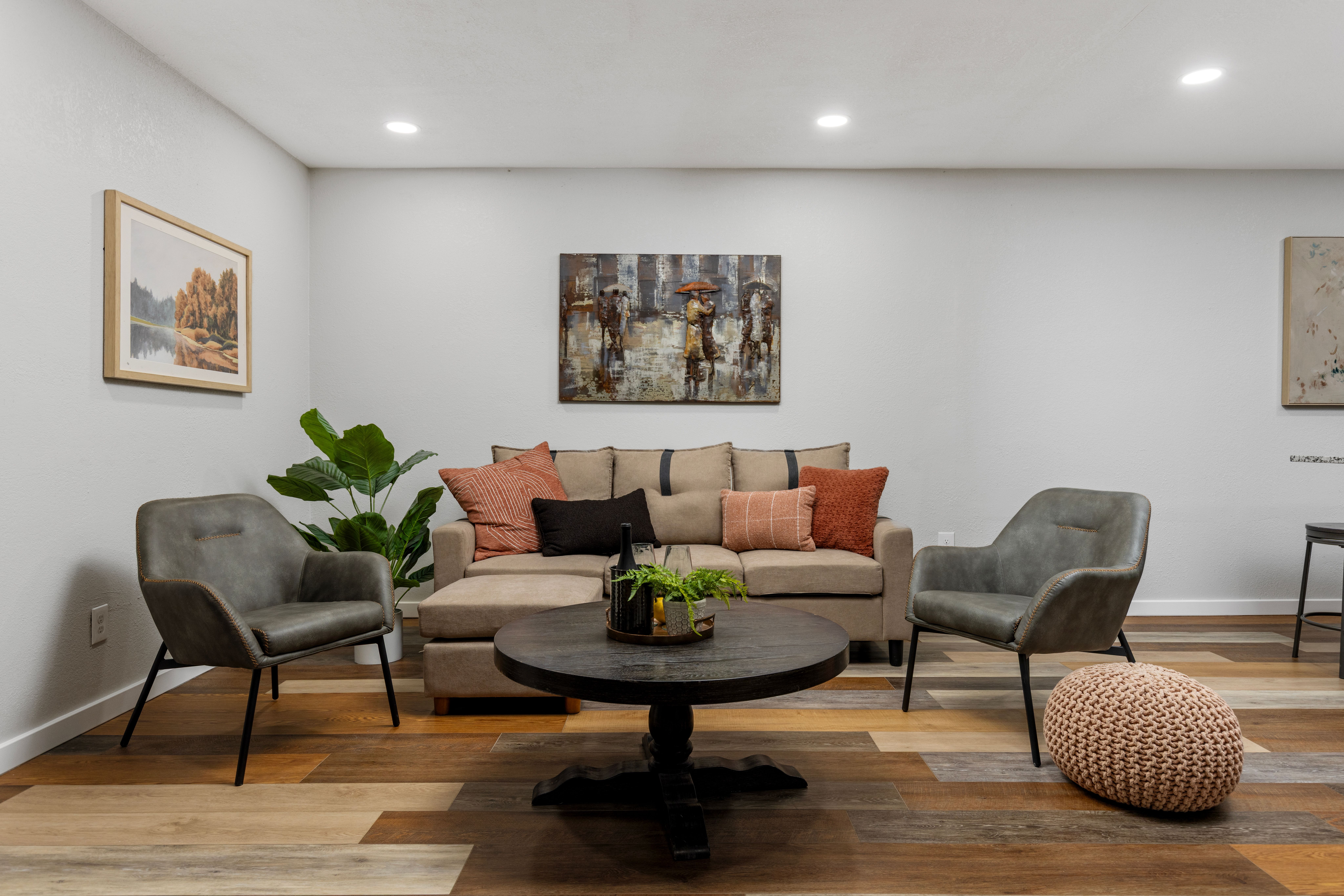  Beautifully Renovated Ranch Home for Multigeneration Living with Two Kitchens - 物件實景