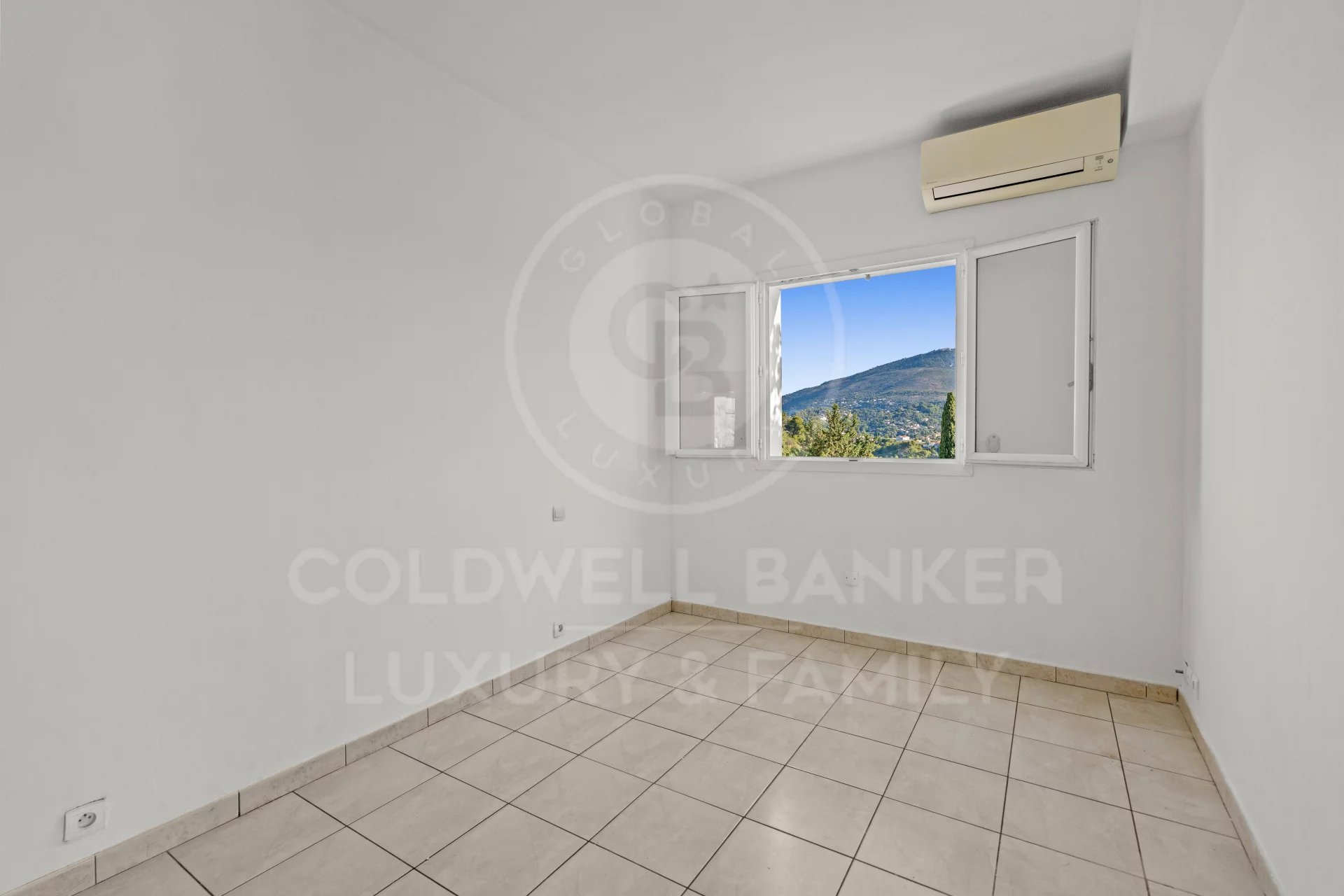 Nice, Provence-Alpes-Côte d’Azur, 06000, FR, 3 Bedrooms Bedrooms, ,2 BathroomsBathrooms,Residential,For Sale,1999783