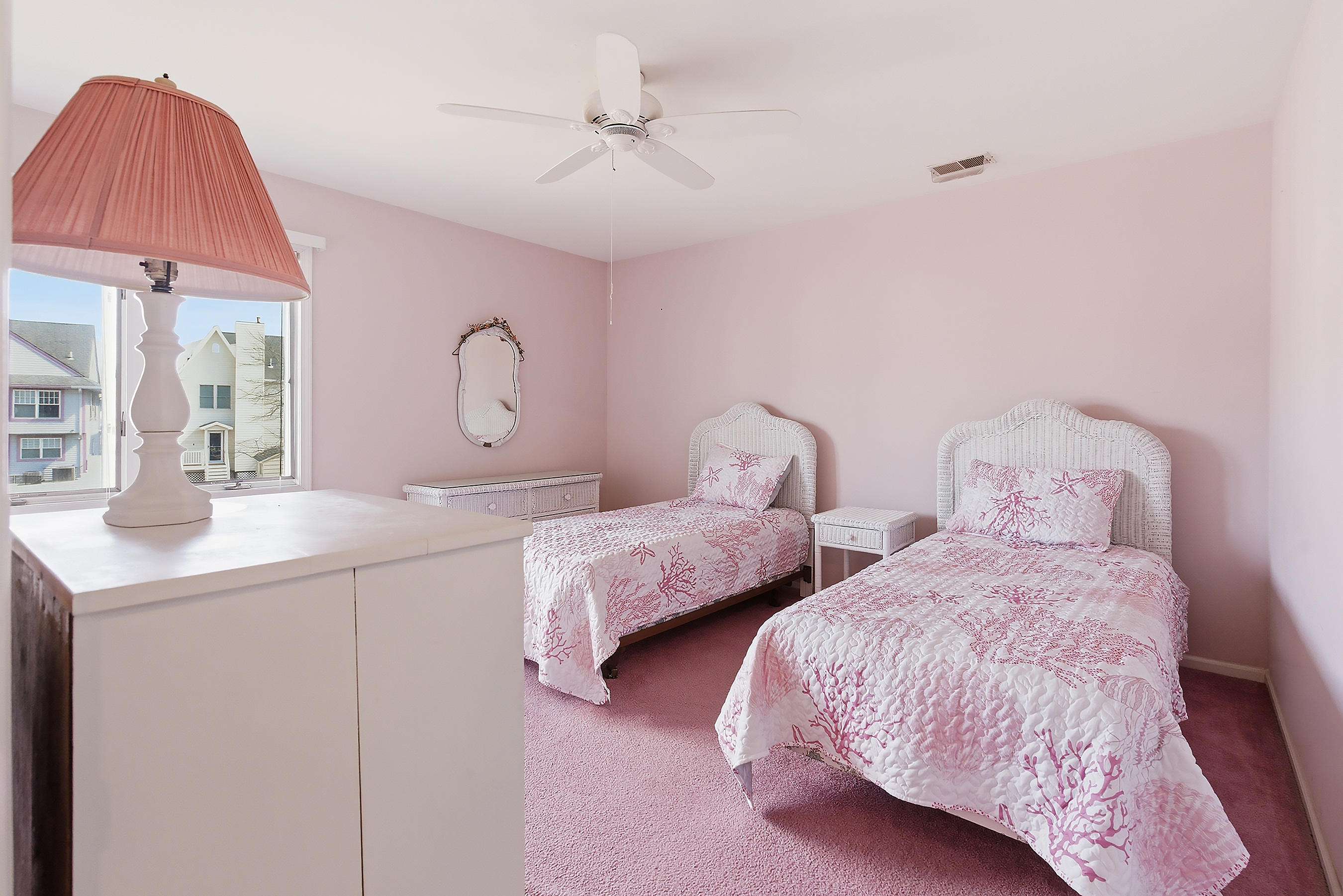  Spacious Shore Colonial in Bay Head Pointe - 物件實景