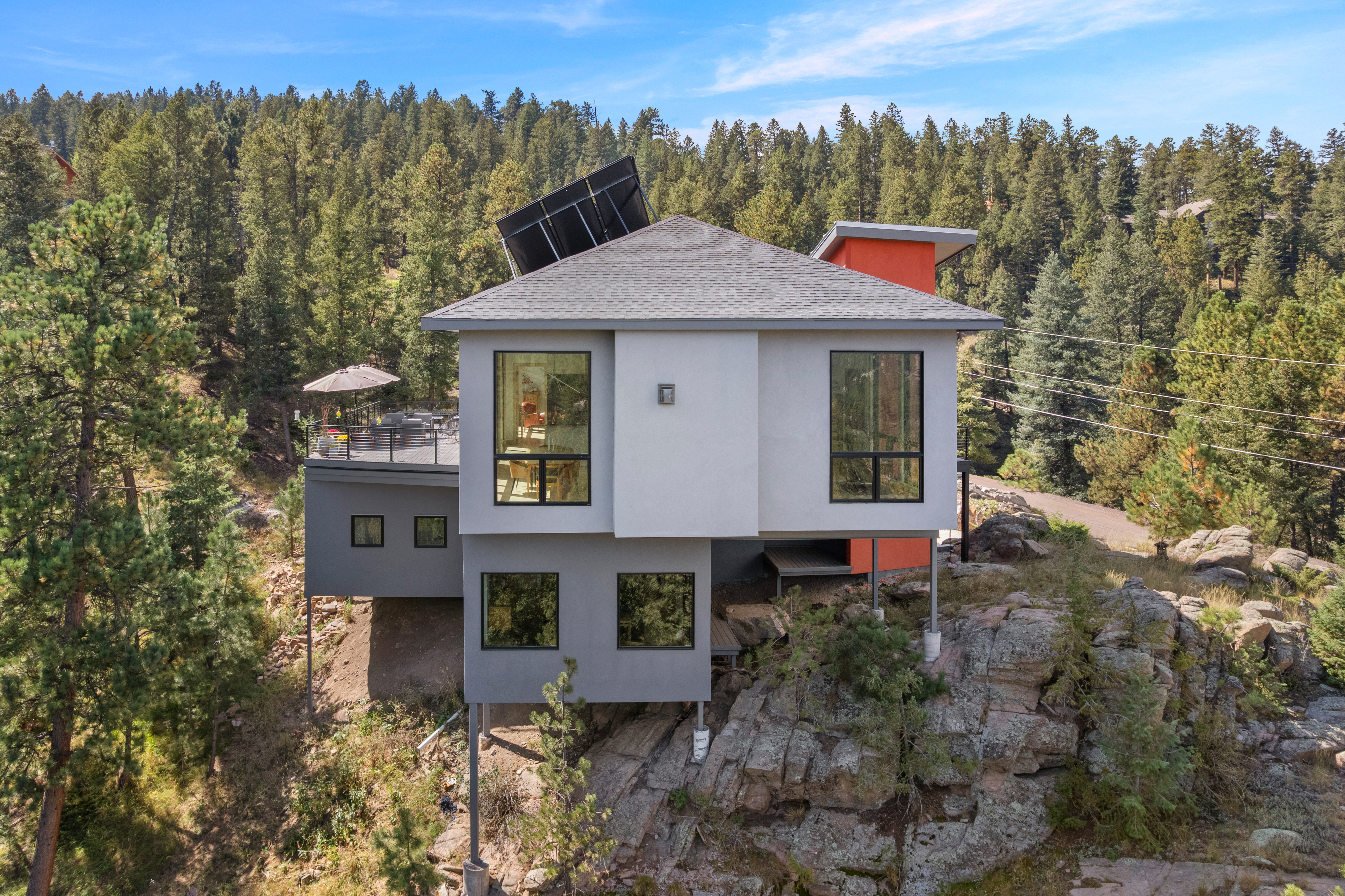  Modern Mountain Residence with Dramatic Architecture - 物件實景