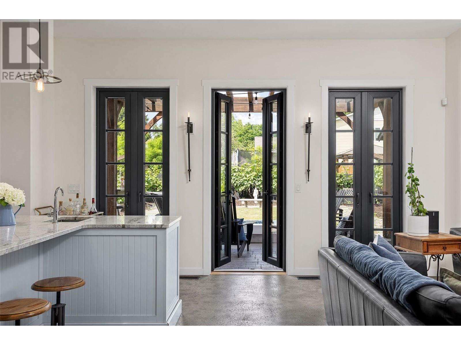 KELOWNA, British Columbia, V1Y 5N3, CA, 6 Bedrooms Bedrooms, ,4 BathroomsBathrooms,Residential,For Sale,1883056