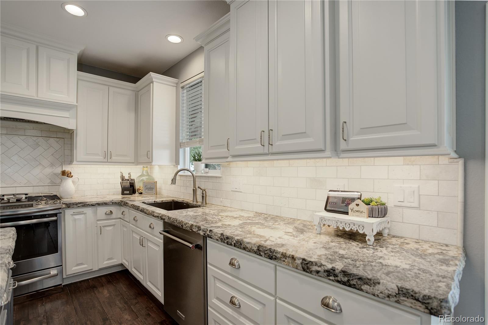 Henderson, Colorado, 80640, United States, 5 Bedrooms Bedrooms, ,3 BathroomsBathrooms,Residential,For Sale,2002056