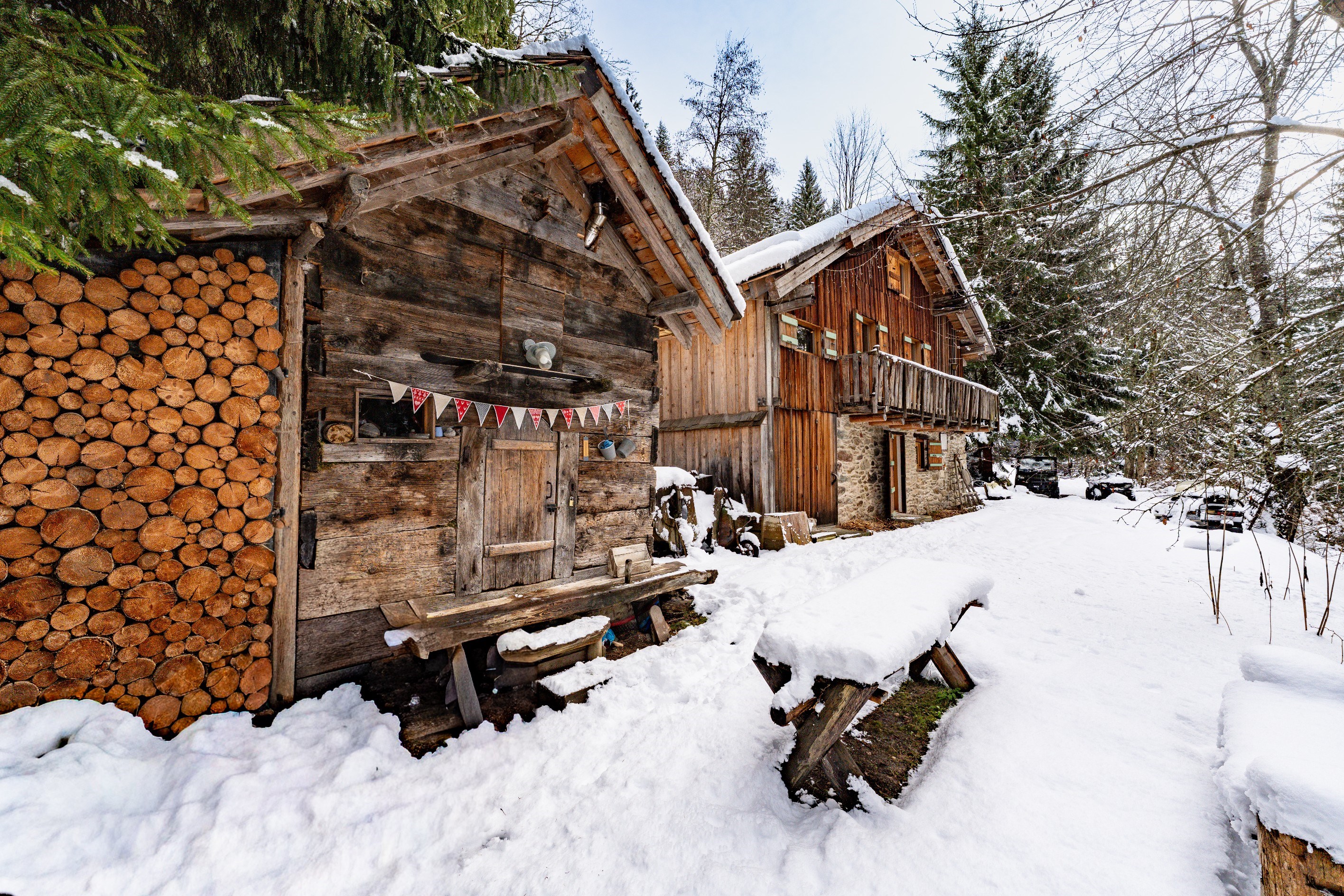  EXCLUSIVITY - CHALET DIANE & 2 GUEST HOUSES - 物件實景