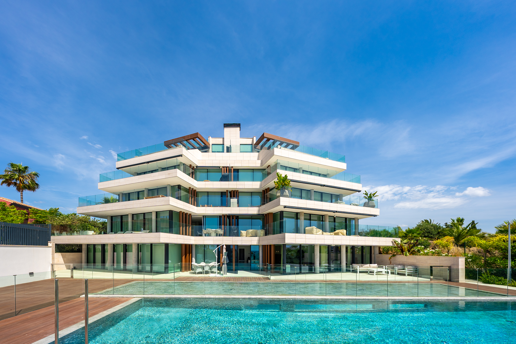  Beachfront apartment with exceptional resort amenities in Estepona - 物件實景