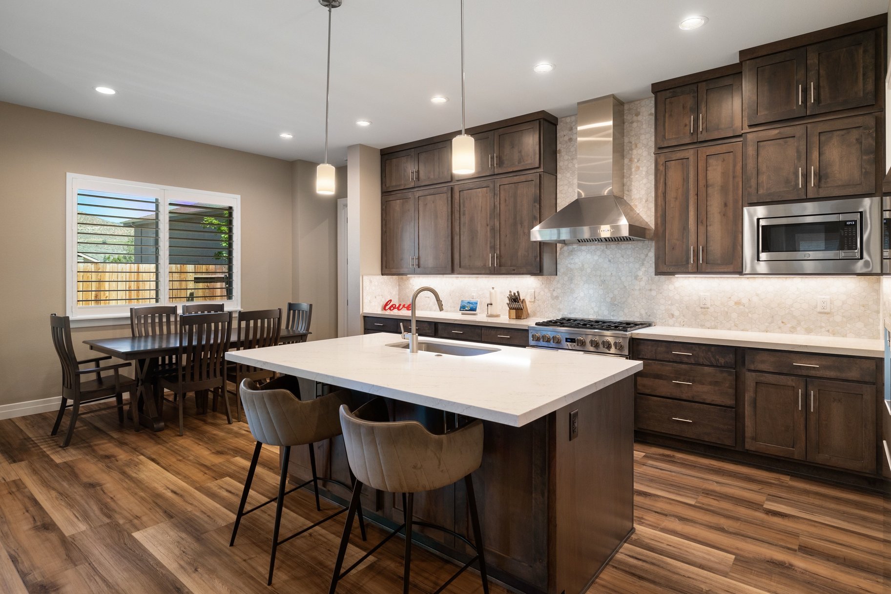 Built in 2024, Single level home minutes away from Silver Oak golf course - 物件實景