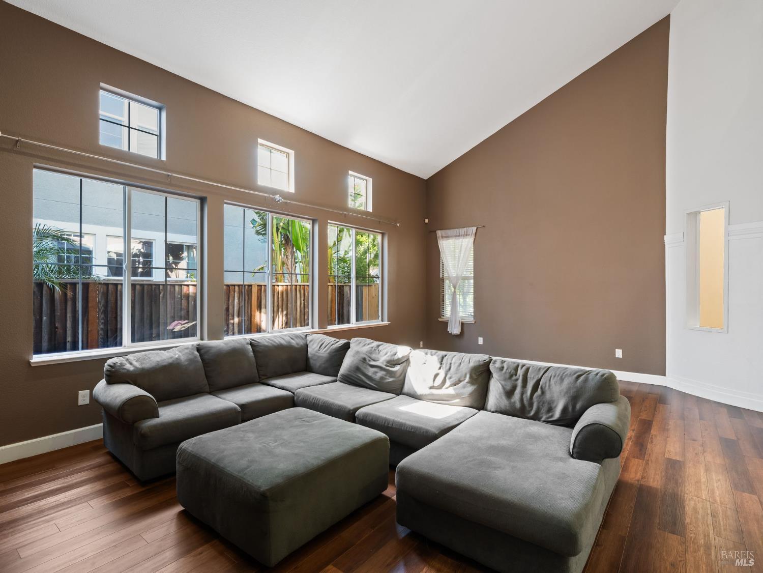 Vacaville, California, 95687, United States, 5 Bedrooms Bedrooms, ,4 BathroomsBathrooms,Residential,For Sale,1828372