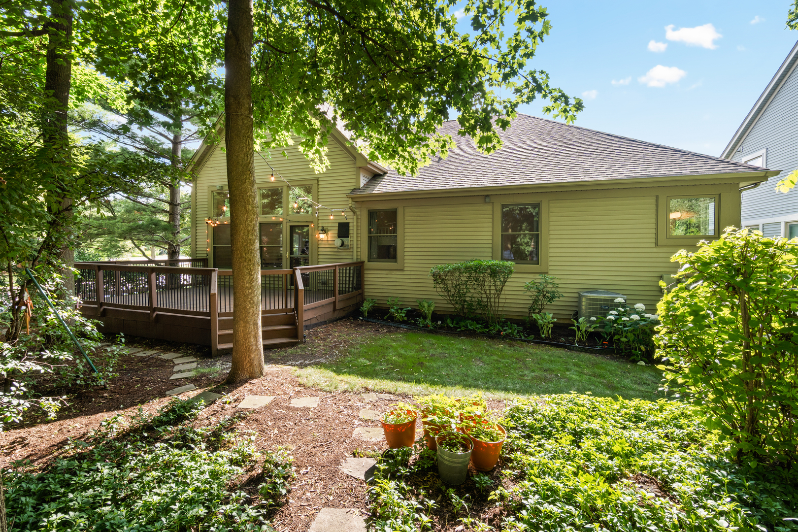 Glenview, Illinois, 60026, United States, 4 Bedrooms Bedrooms, ,4 BathroomsBathrooms,Residential,For Sale,1896408
