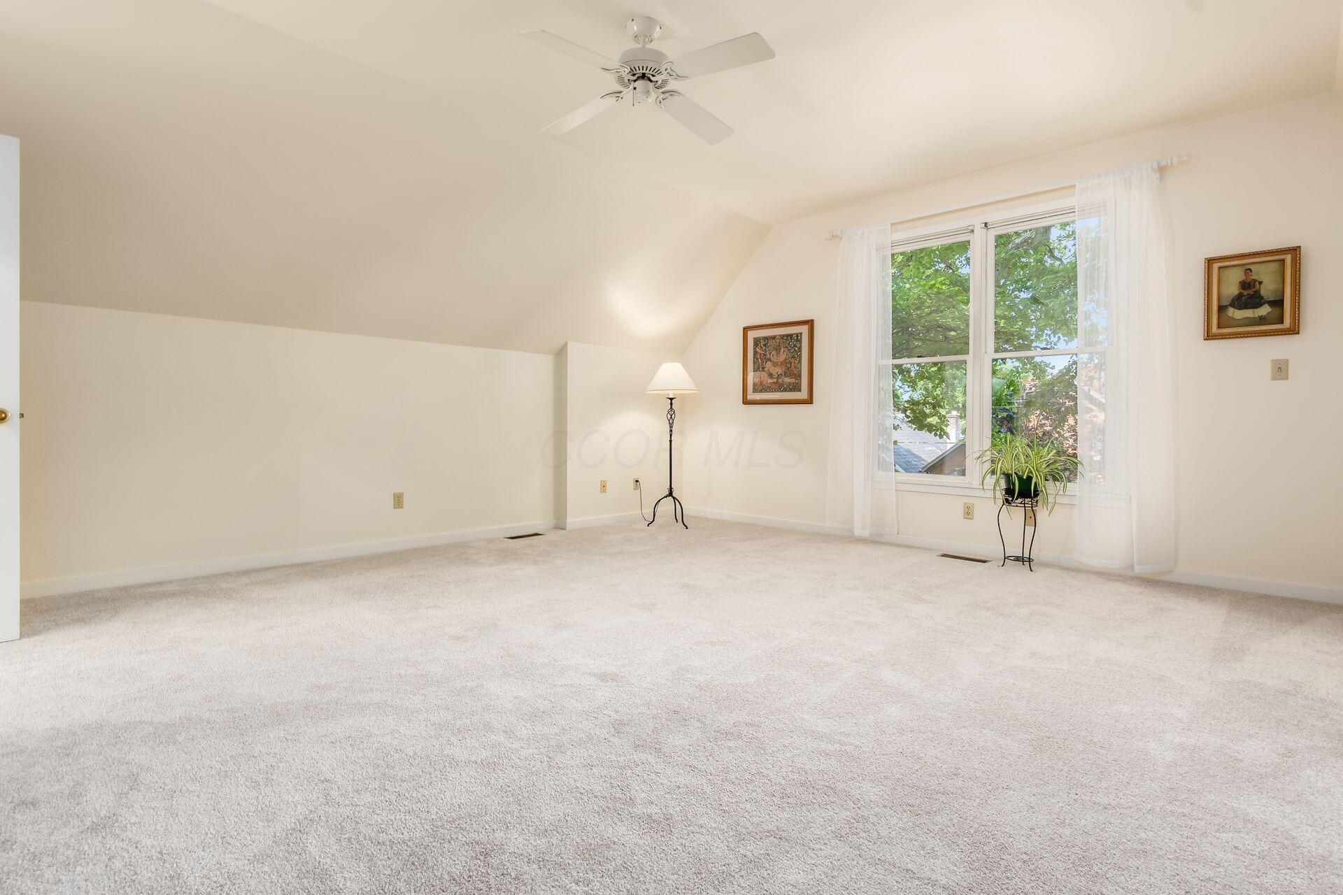Columbus, Ohio, 43206, United States, 2 Bedrooms Bedrooms, ,3 BathroomsBathrooms,Residential,For Sale,1874605