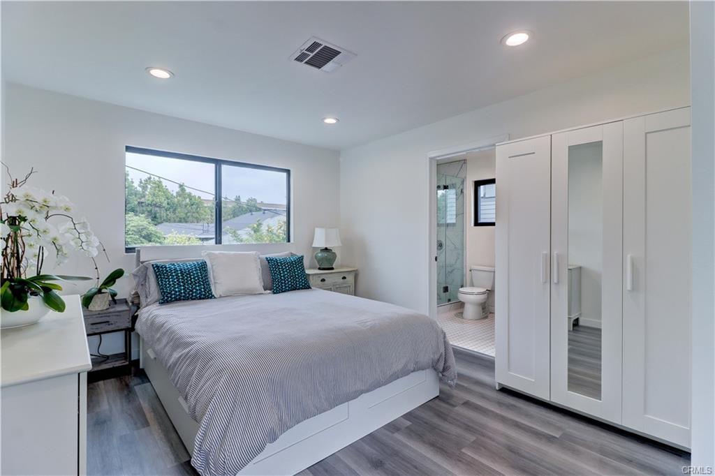 Los ANgeles, California, 90004, United States, 5 Bedrooms Bedrooms, ,2 BathroomsBathrooms,Residential,For Sale,1756474