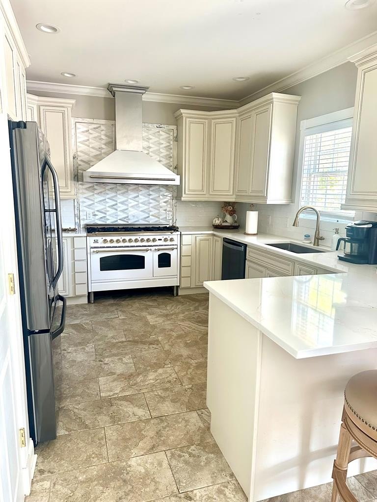 Prestonsburg, Kentucky, 41653, United States, 4 Bedrooms Bedrooms, ,4 BathroomsBathrooms,Residential,For Sale,1978376