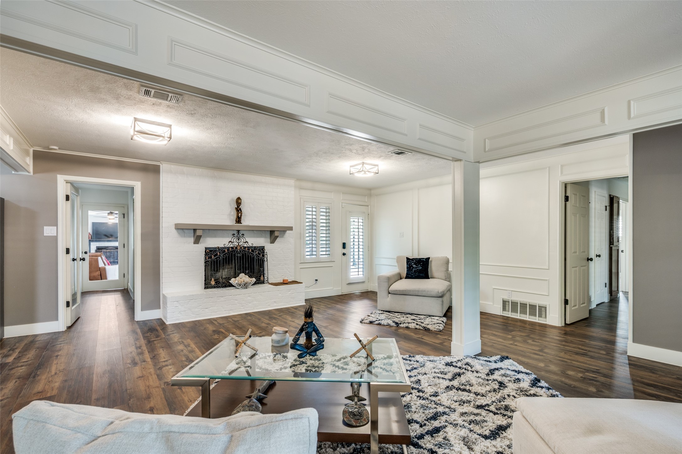 Arlington, Texas, 76017, United States, 3 Bedrooms Bedrooms, ,4 BathroomsBathrooms,Residential,For Sale,1934501