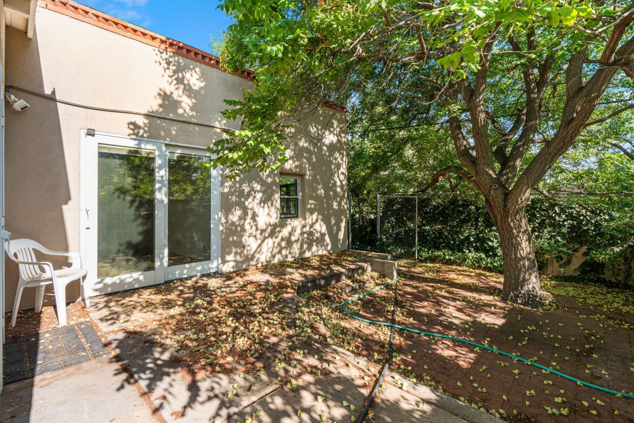Albuquerque, New Mexico, 87106, United States, 4 Bedrooms Bedrooms, ,5 BathroomsBathrooms,Residential,For Sale,1896146