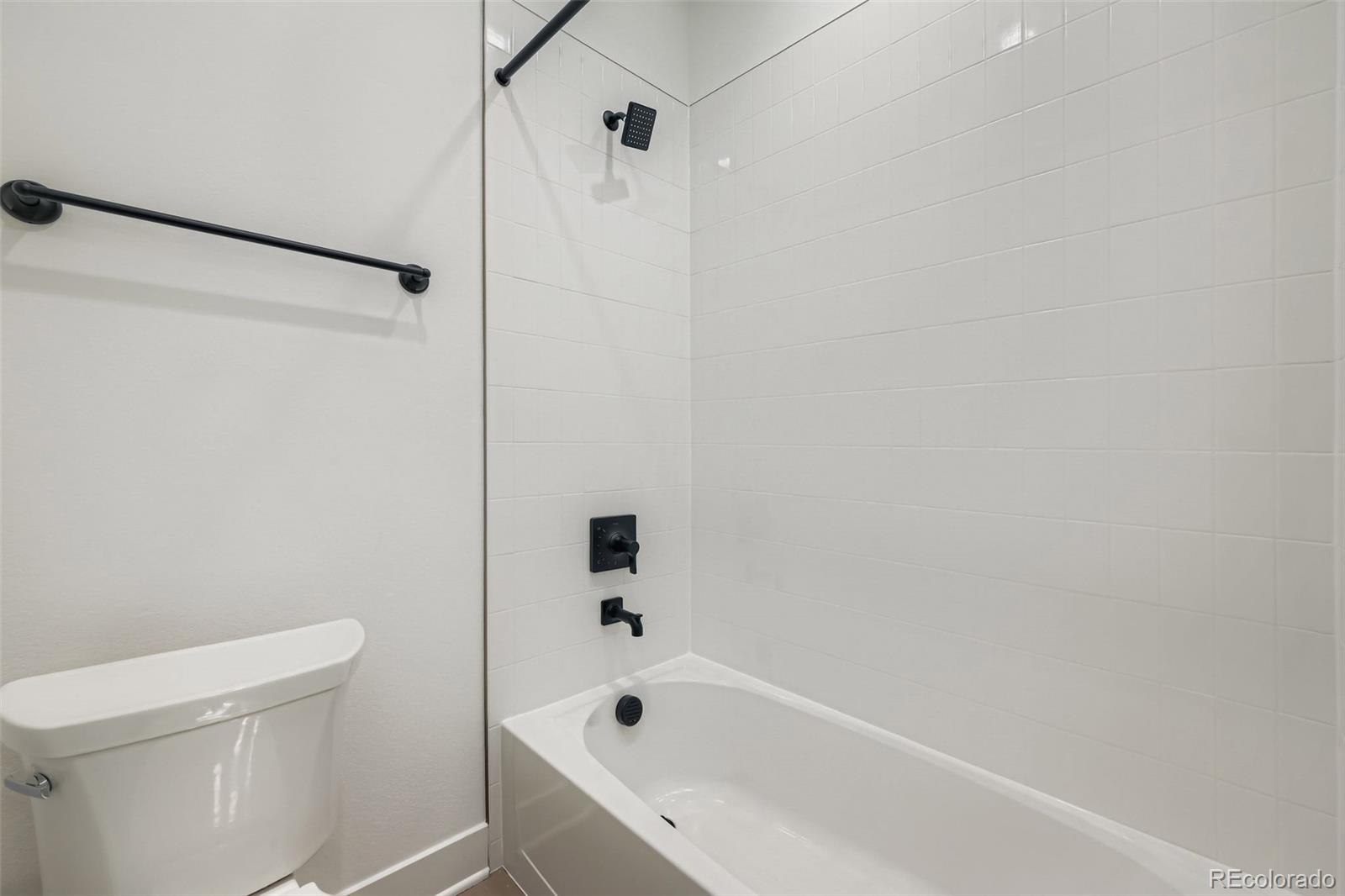 Aurora, Colorado, 80019, United States, 4 Bedrooms Bedrooms, ,3 BathroomsBathrooms,Residential,For Sale,1958574