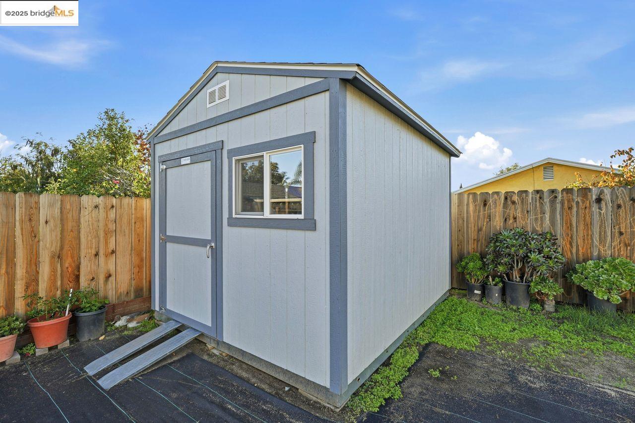 Lathrop, California, 95330, United States, 3 Bedrooms Bedrooms, ,2 BathroomsBathrooms,Residential,For Sale,1999119