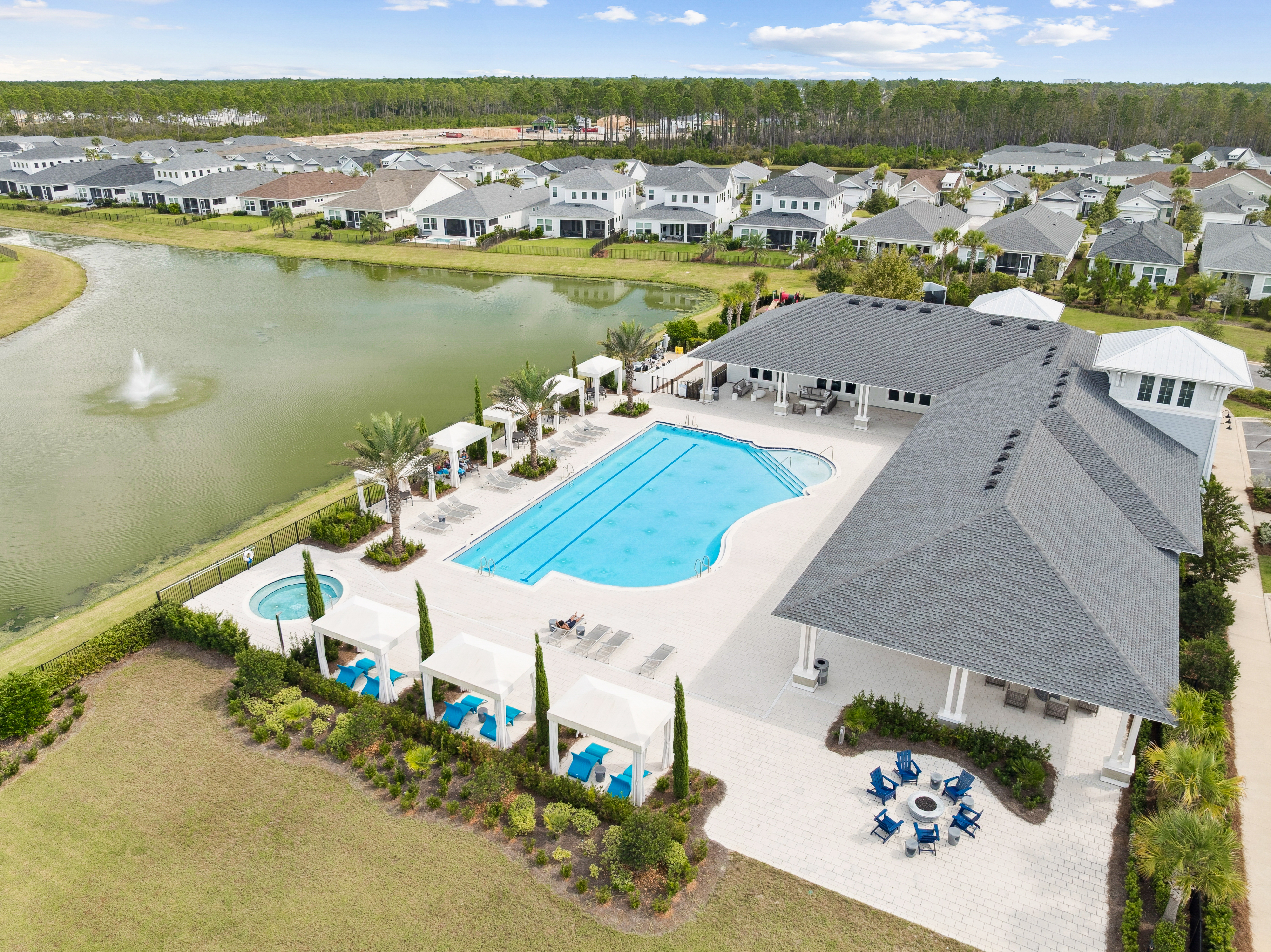  Refined Single-Level Living with Tranquil Pond Views - 物件實景