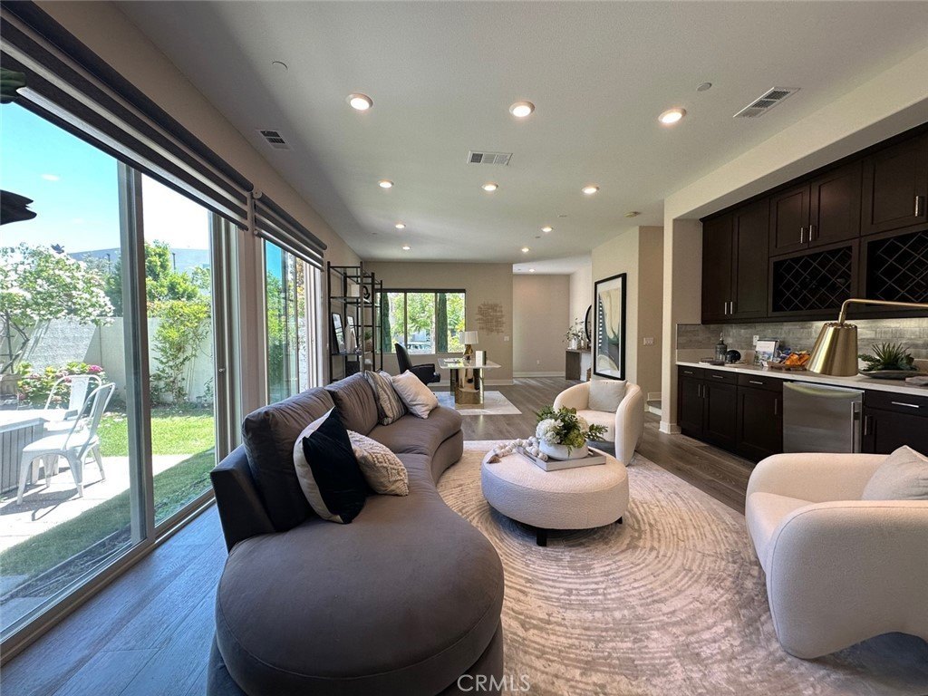 Irvine, California, 92618, United States, 3 Bedrooms Bedrooms, ,4 BathroomsBathrooms,Residential,For Sale,1987840