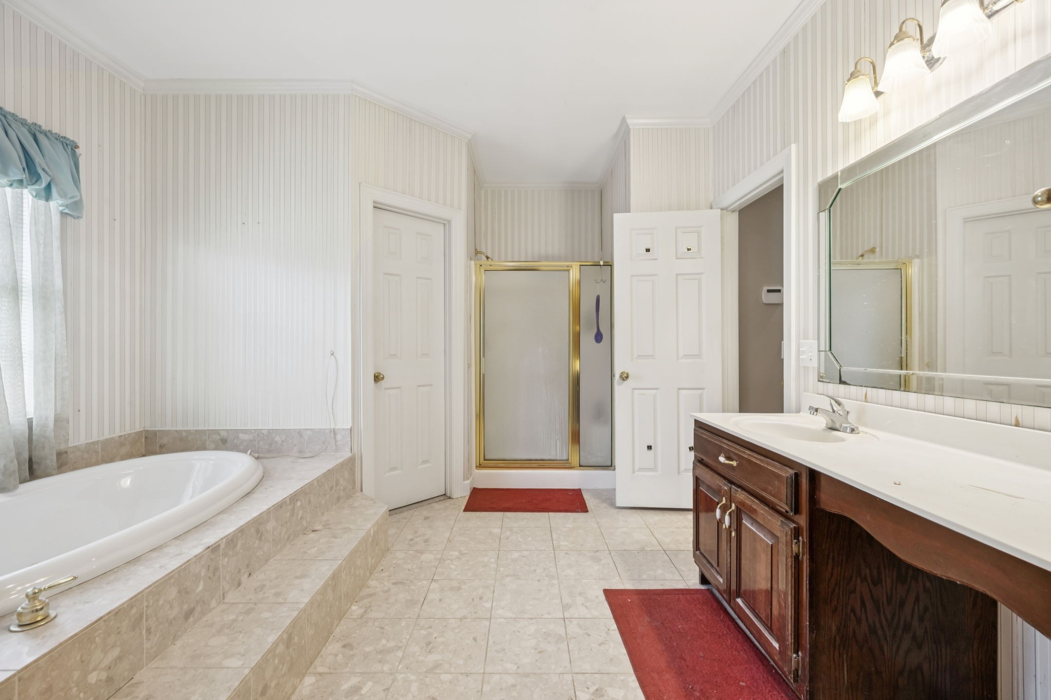 Lawrenceburg, Tennessee, 38464, United States, 5 Bedrooms Bedrooms, ,4 BathroomsBathrooms,Residential,For Sale,1967906