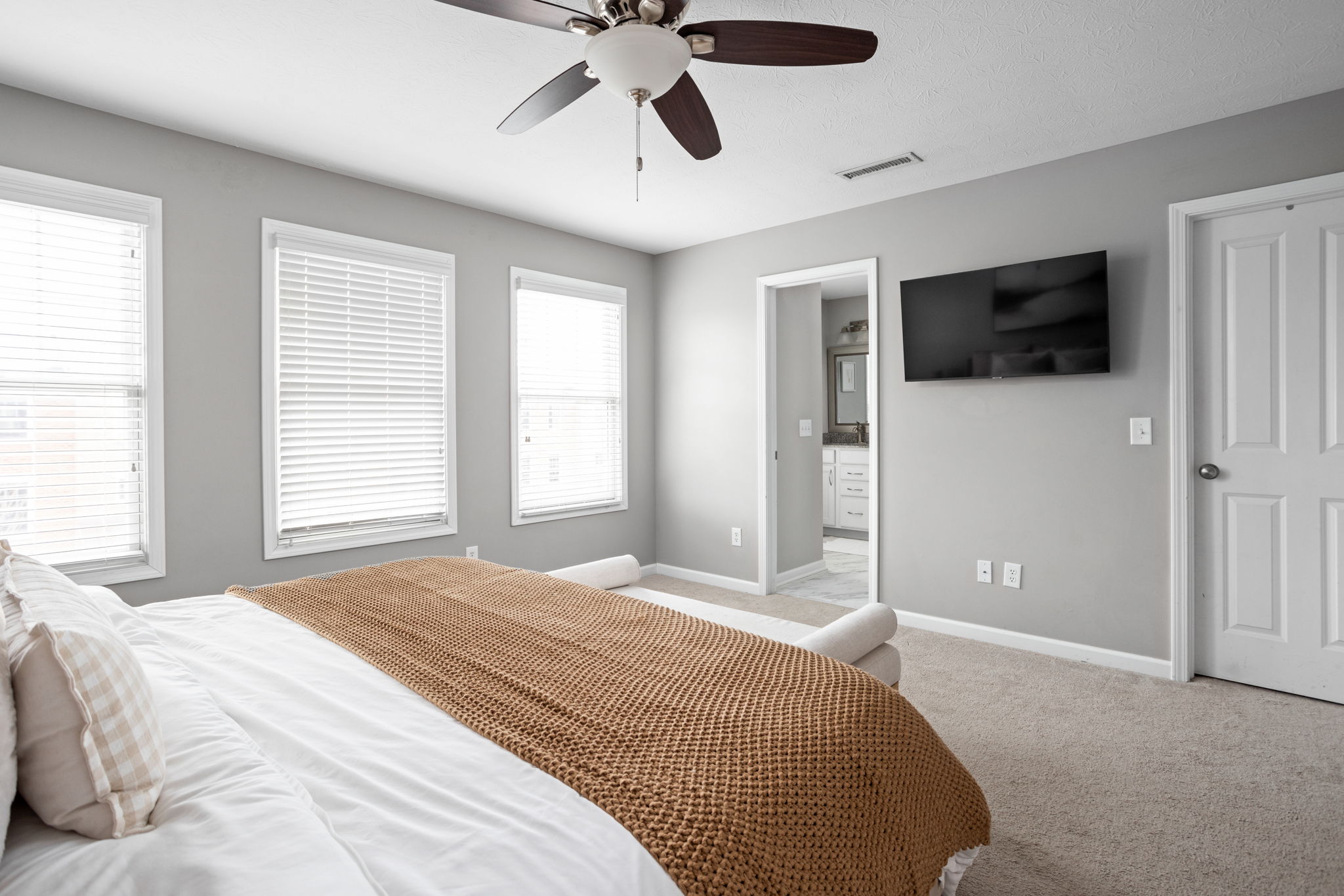  Exceptional 3 Bedroom Townhome in the Village of WestClay - 物件實景