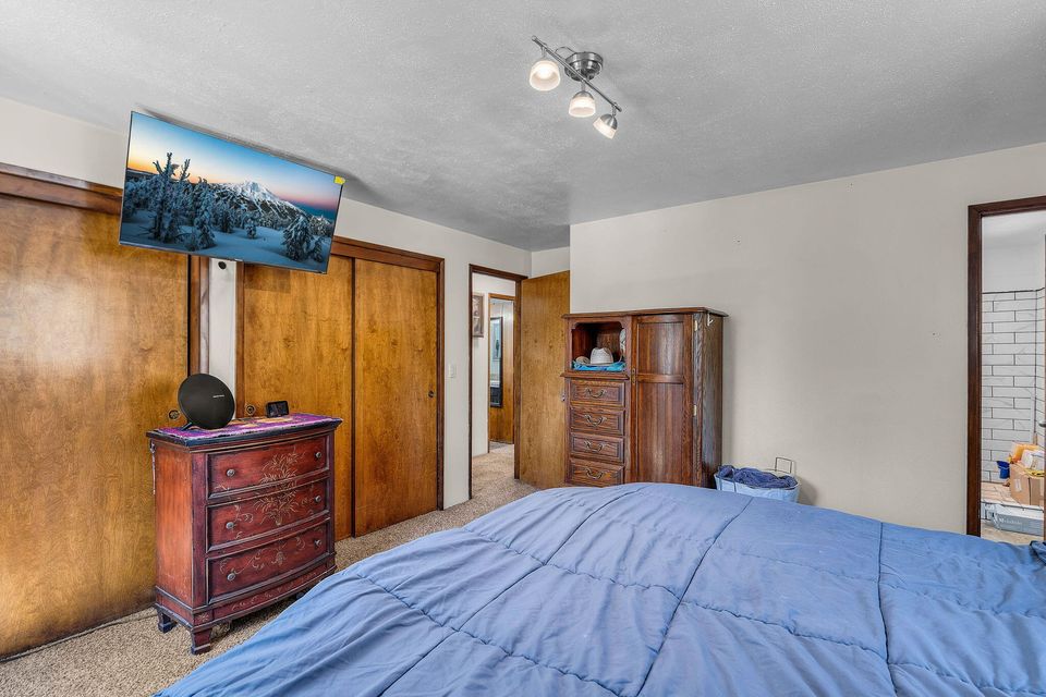 Prineville, Oregon, 97754, United States, 3 Bedrooms Bedrooms, ,3 BathroomsBathrooms,Residential,For Sale,1850319