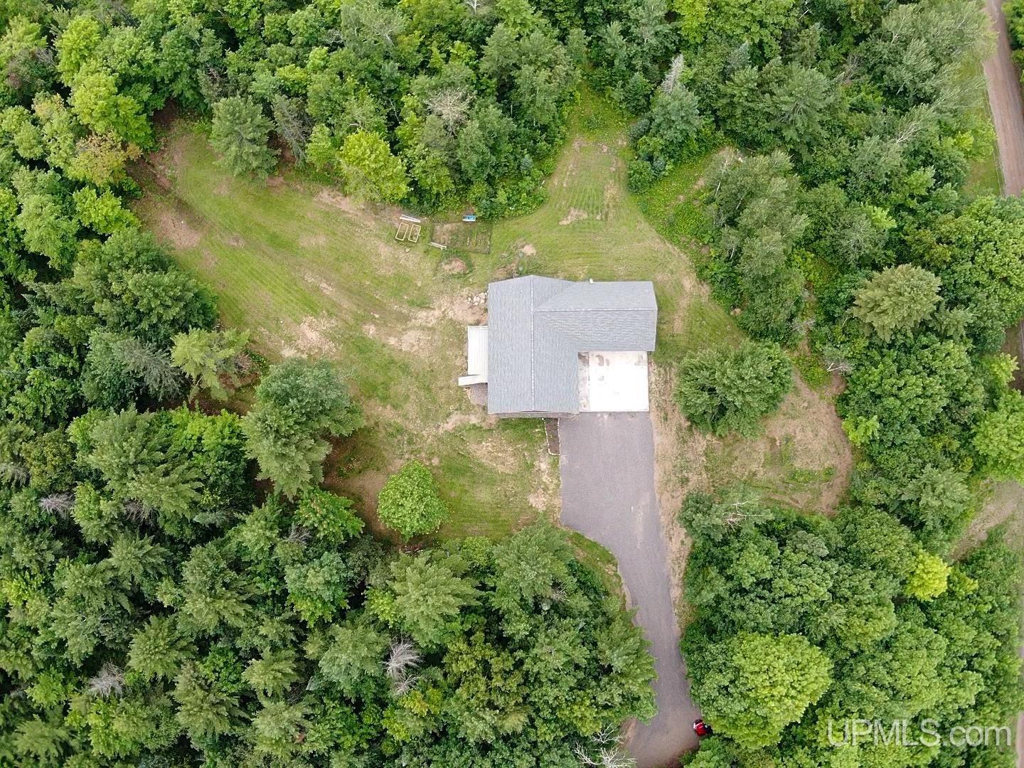 Hancock, Michigan, 49930, United States, 3 Bedrooms Bedrooms, ,3 BathroomsBathrooms,Residential,For Sale,1901071