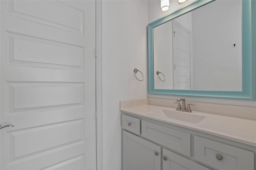 Shady Shores, Texas, 76208, United States, 4 Bedrooms Bedrooms, ,4 BathroomsBathrooms,Residential,For Sale,1983934